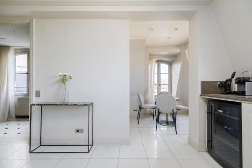 Luxury apartments - Avenue Montaigne photo 91