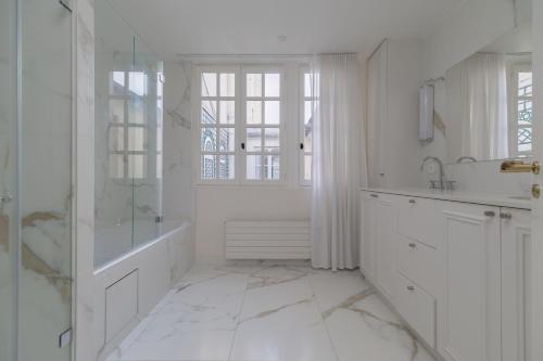Luxury apartments - Avenue Montaigne photo 113