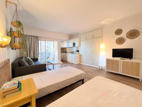 PYR Beach and Pool Studio I