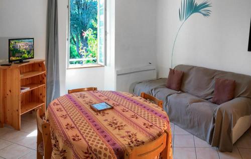 Photo de la galerie de l'établissement 3 Bedroom Lovely Home In Jaujac, à Jaujac