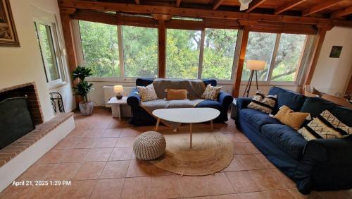 The Painter's Garden, Walk to Sea, Onsite Parking