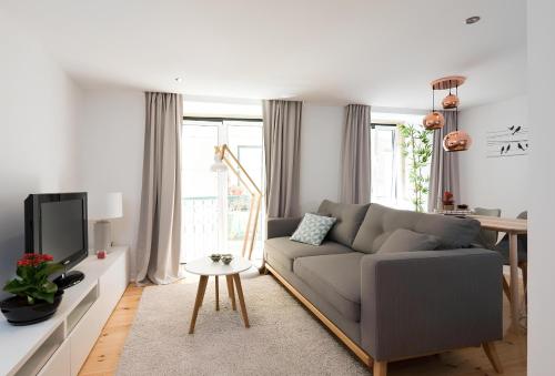 Casa do Castelo 2- Work or Relax in the historic heart of Lisbon!
