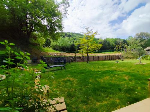 Villa Piscine intérieure et forêt