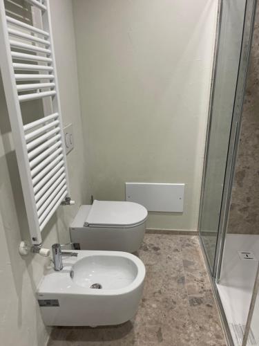 Glass & Charme - Central Suite photo 16