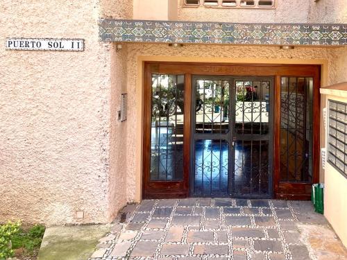 Fotografia z galérie ubytovania Estudio nuevo y con piscina Benalmádena v destinácii Benalmádena