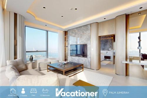Vacationer Holiday Homes I Luxurious 1 Bed l Panoramic Palm Views l Iconic Location