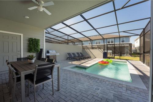 4150 Windsor Island 14 guests brand new near club photo 30