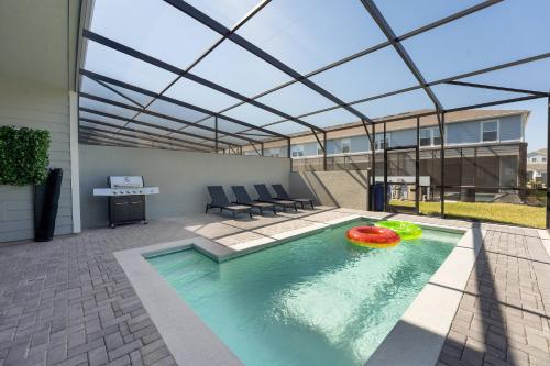 4150 Windsor Island 14 guests brand new near club photo 32