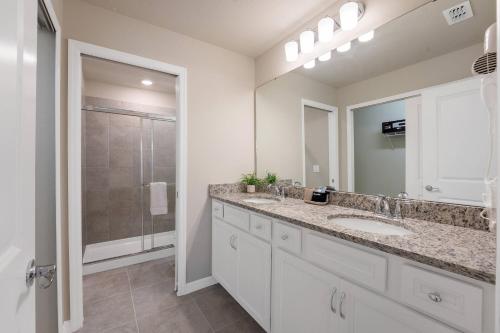 4150 Windsor Island 14 guests brand new near club photo 51