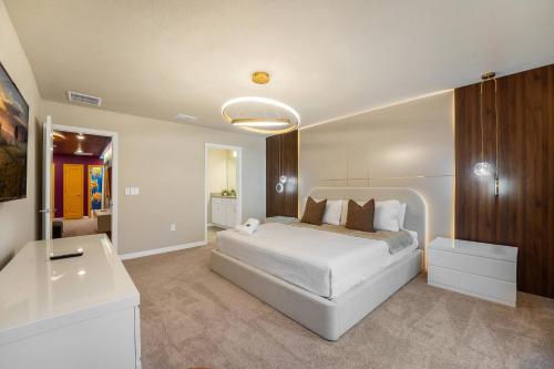4150 Windsor Island 14 guests brand new near club photo 56