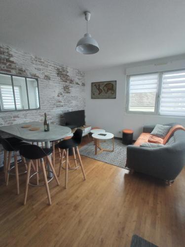 Photo de la galerie de l'établissement Appartement 3 chambres sympa avec extérieur, à Saint-Brieuc