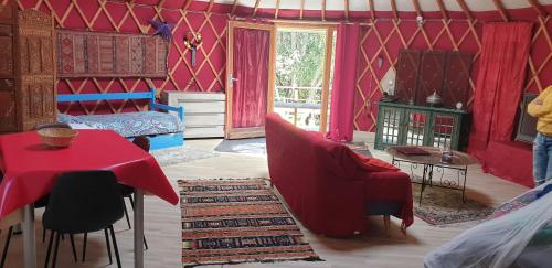 yourte de luxe contemporaine
