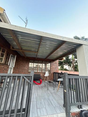 Balkón nebo terasa v ubytování Nethezeka guest house