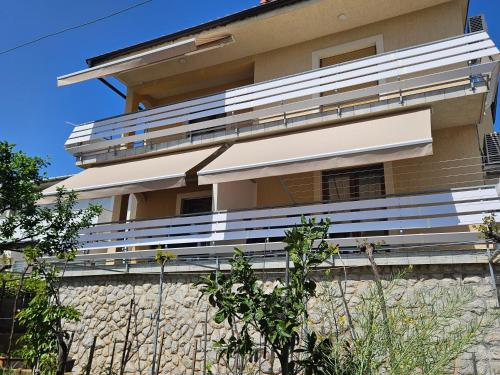 Balcon ou terrasse dans l'établissement Apartmani Pavlović
