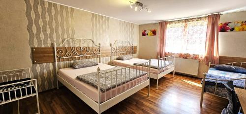 Postel nebo postele na pokoji v ubytování Gründauer Monteurwohnung/Studentenwohnung