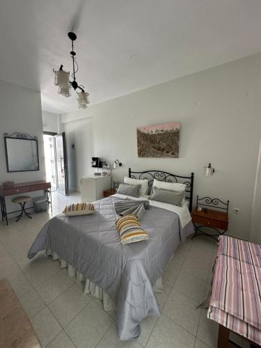 Gallery image of Sardis Rooms in Kimolos