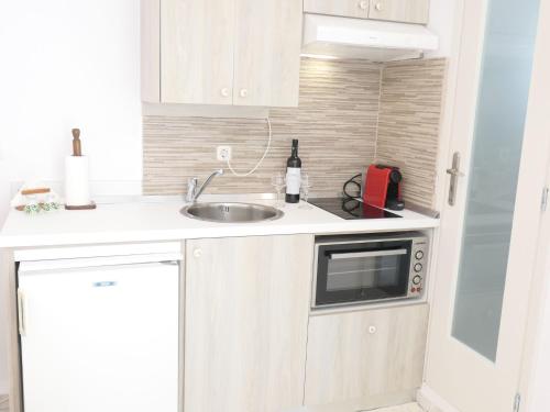 Η κουζίνα ή μικρή κουζίνα στο Valentina Central Studio