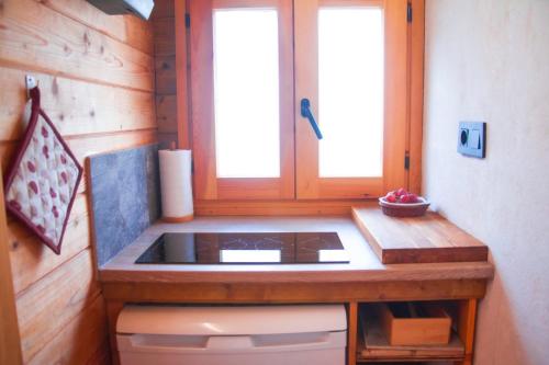 PetrésにあるCabaña madera en bosque 100 ECOのギャラリーの写真