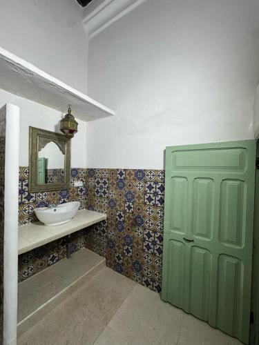 Un baño de Riad Zahara