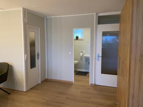 Koupelna v ubytování Apartment Bodenseepanorama mit wunderschönem Alpenpanorama und Indoor-Pool
