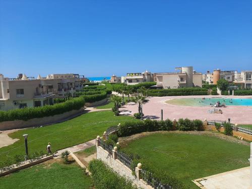 قرية ديمورا