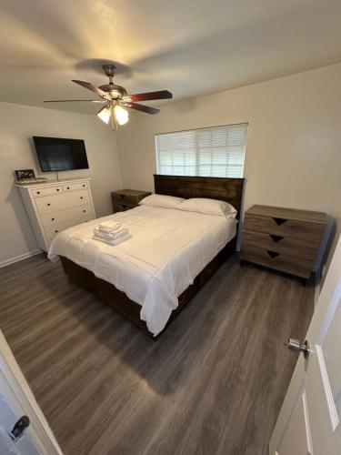 カノガパークにあるModern cozy family friendlyのギャラリーの写真