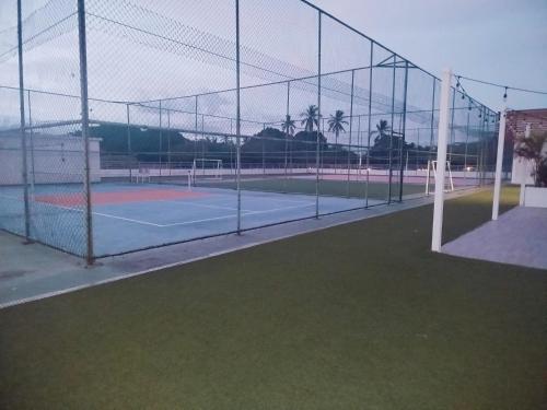 Tenis a/nebo squash v ubytování Hermosa vista al Mar nebo okolí