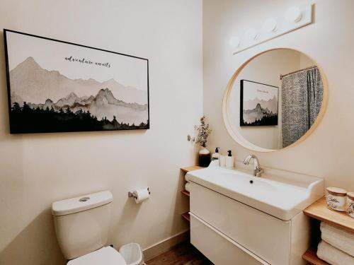 Koupelna v ubytování The OVERLOOK Stay-Mountain View-Free Parking