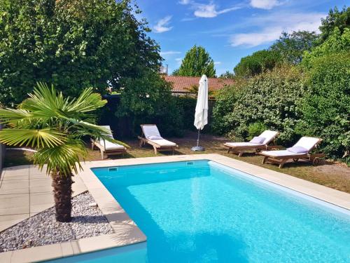 Villa familiale et confortable - Piscine Privée - idéalement située entre Bordeaux et le Bassin d'Arcachon