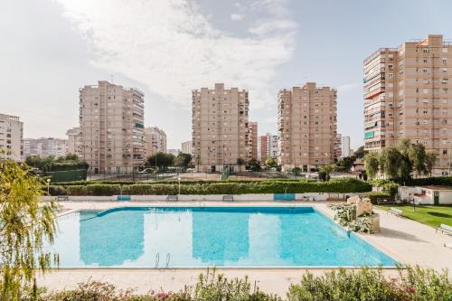 Piscina, terraza, espaciosa y buena energía