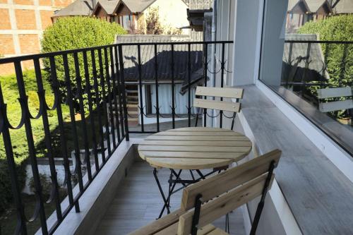 Departamento completo en San Carlos de Bariloche, Argentinaにあるバルコニーまたはテラス