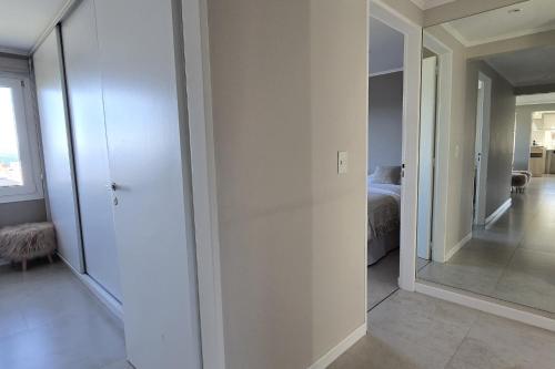 Departamento completo en San Carlos de Bariloche, Argentinaにあるベッド
