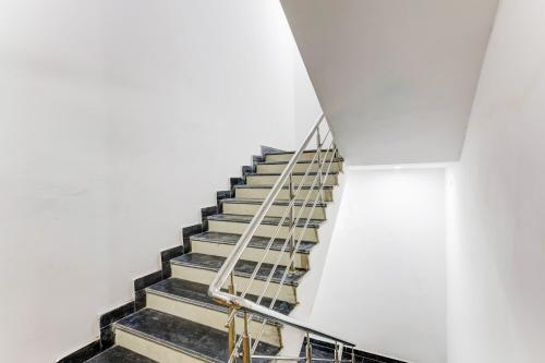 Fotografie z fotogalerie ubytování Super Hotel O Aravali Vihar Bhiwadi v destinaci Bhiwadi
