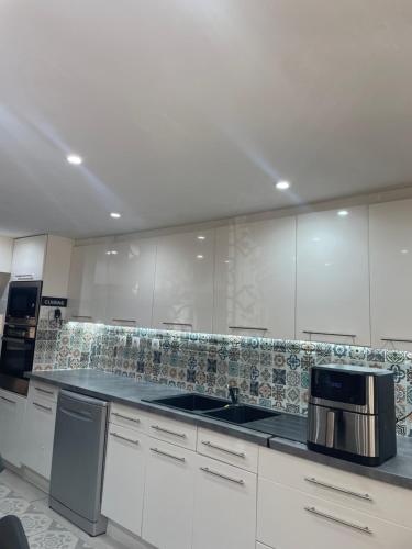 Maison climatisée 4 chambres terrasse 3 kms plage