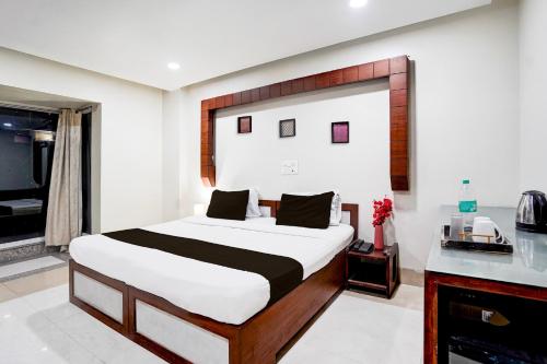 Postel nebo postele na pokoji v ubytování Townhouse Sector 122 Noida Formerly Hotel Zineb