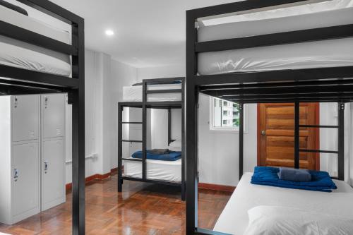 Chill Inn Chaweng Hostel and Cafeにあるベッド