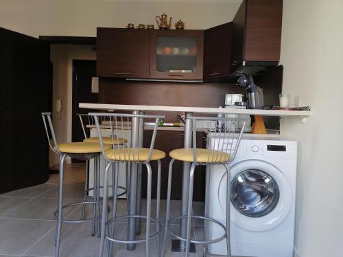 Dapur atau dapur kecil di Созопол Дриймс FSM Апартамент