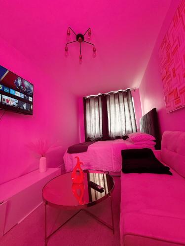 Ένα ή περισσότερα κρεβάτια σε δωμάτιο στο Beautiful Home in Birmingham