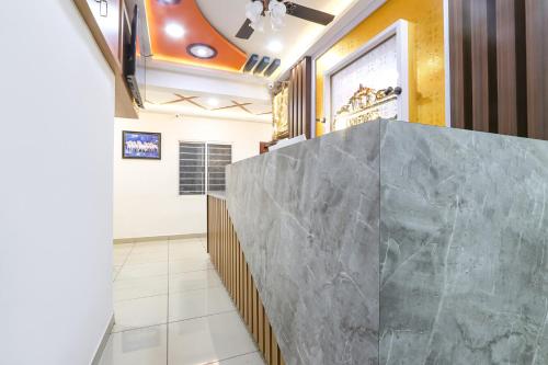 ハイデラバードにあるFabHotel VGR Comforts - Nr Khairtabad Metro Stationのギャラリーの写真