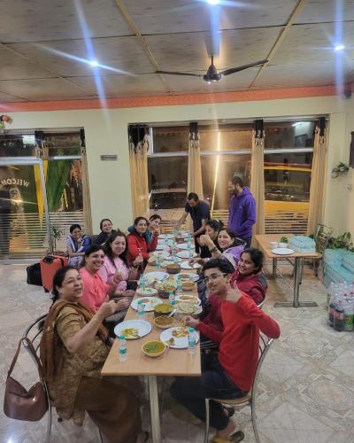 Hosté ubytování The Pine-hill Kasauli I Restaurant I Sky Deck I Manki point view I Couple friendly I Party Events