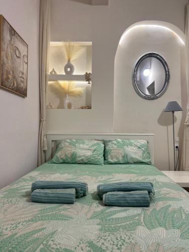 Posteľ alebo postele v izbe v ubytovaní SERENITY yard apartment