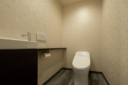 Bilik mandi di Homm Stay Nagi Sanjo Kyoto By Banyan Group