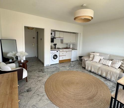 Superbe Studio plein centre de Juan les pins 500m des plages