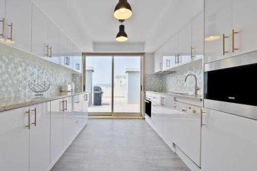 Outstanding penthouse with amazing sea views