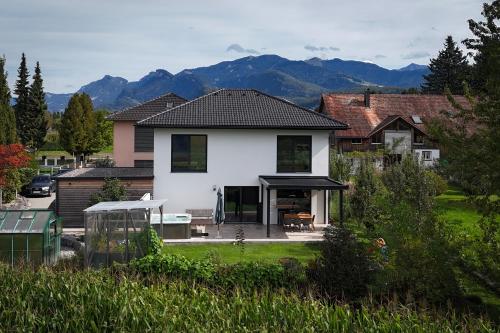 Luxus-Anwesen mit Charme - ganzes Haus mit Garten
