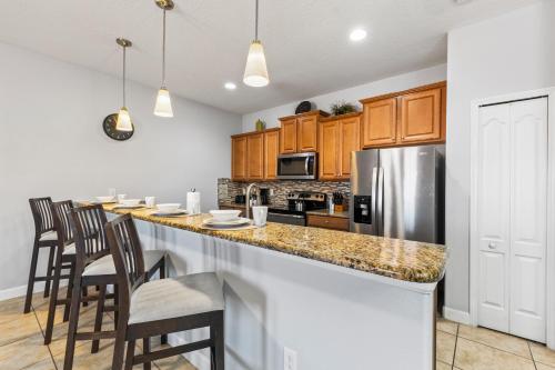 8893 Candy Palm Road photo 9