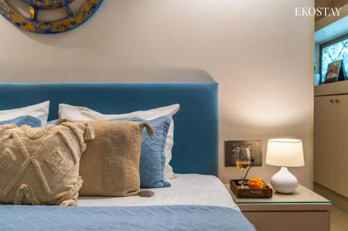 Letto o letti in una camera di Ekostay Gold- Salt Water Villa I Sea View I 200 meters from Beach