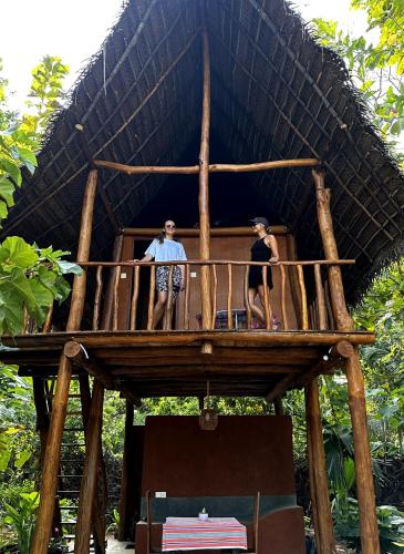 Balkón nebo terasa v ubytování Pidurangala View Treehouse