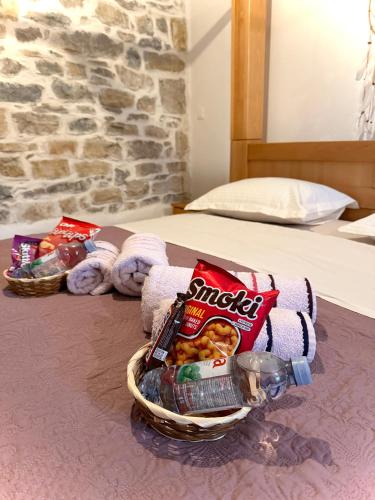 Authentique maison Dalmate en vieille pierre proche de Split, de la mer et de la montagne