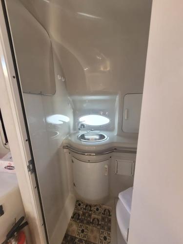 Photo de la galerie de l'établissement Refuge Marin - Twins Boat, à Mandelieu-la-Napoule